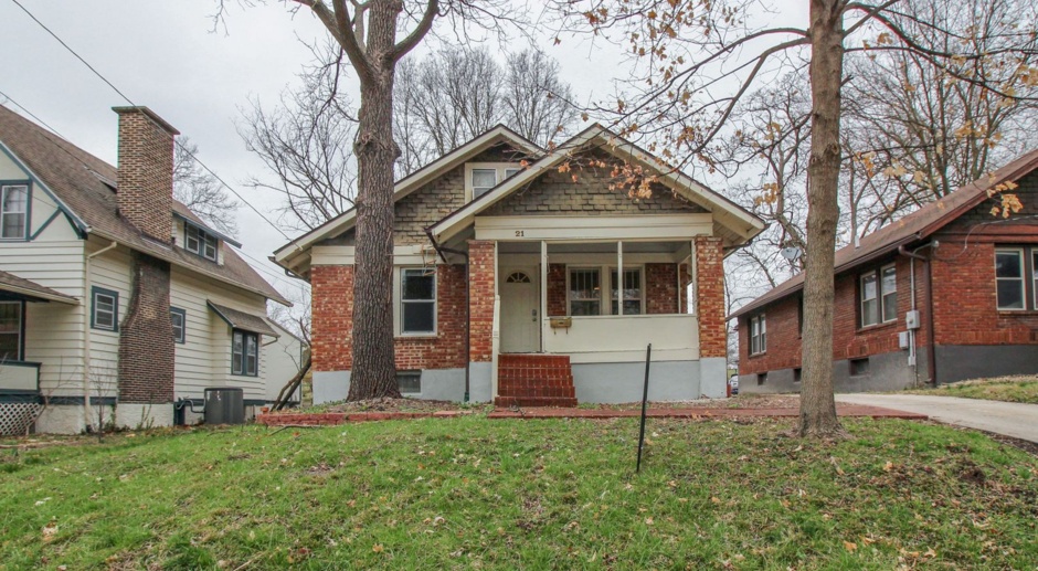 4BR/2.5BA West Campus - Short Distance to Mizzou!! Spacious House! Avail. 8/1