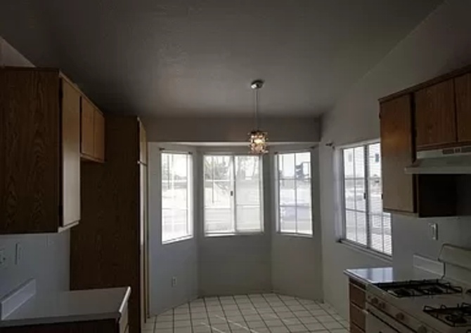 Houses Near Great area and Single Family, 3 bedrooms 2 bathrooms