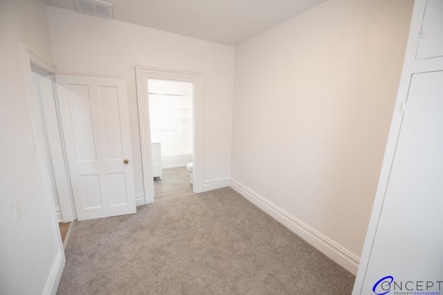 *A MONTH AND A HALF FREE RENT OAC!* Unique 1 Bed with Central AC and Updated Appliances!