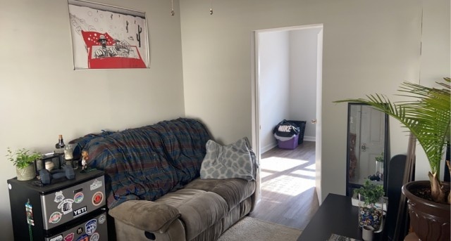 single bed available in 2Br 1Ba