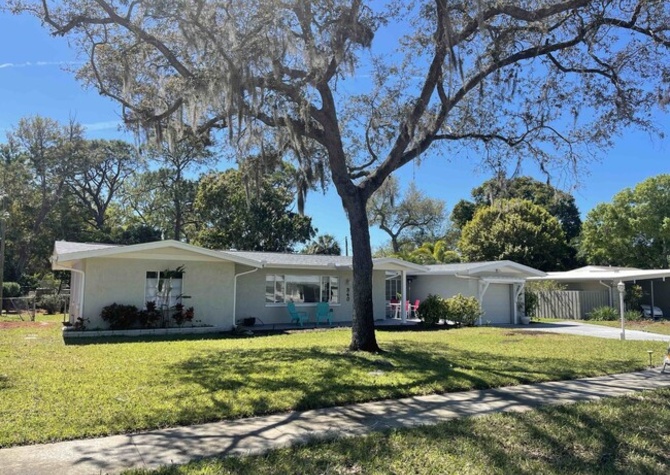Houses Near Single family home in Sarasota