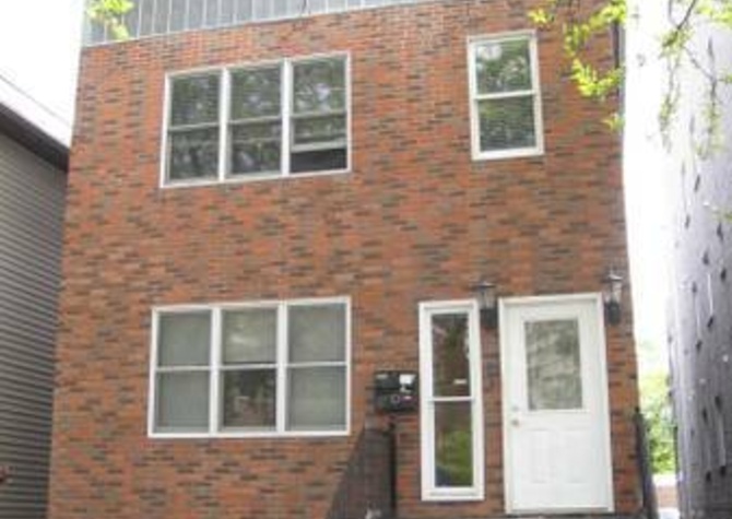 Houses Near LINCOLN Park HUGE condo, 2 baths, private back yard and front patio, 2car, in unit w/d, dw, ac