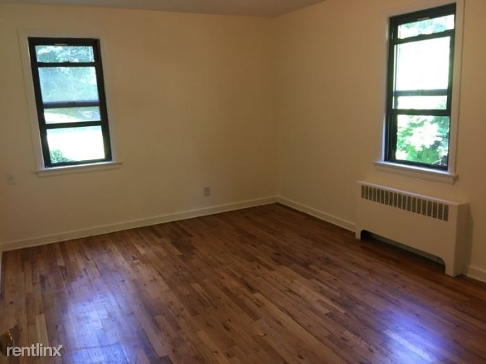 Newly Renovated 1 Bedroom Apt in Garden Courtyard Complex- Laundry On Site- Located in New Rochelle