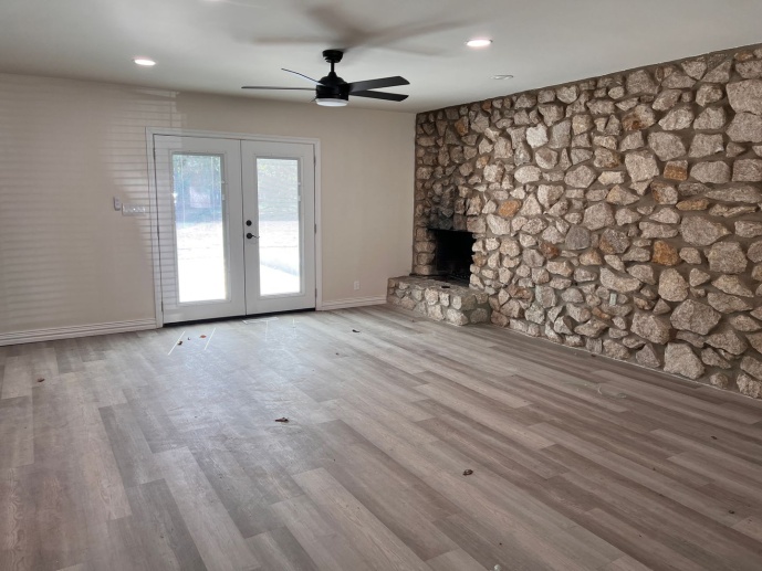 ***AVAILABLE NOW!!!***Newly Renovated Home in a very desirable Tulsa neighborhood!