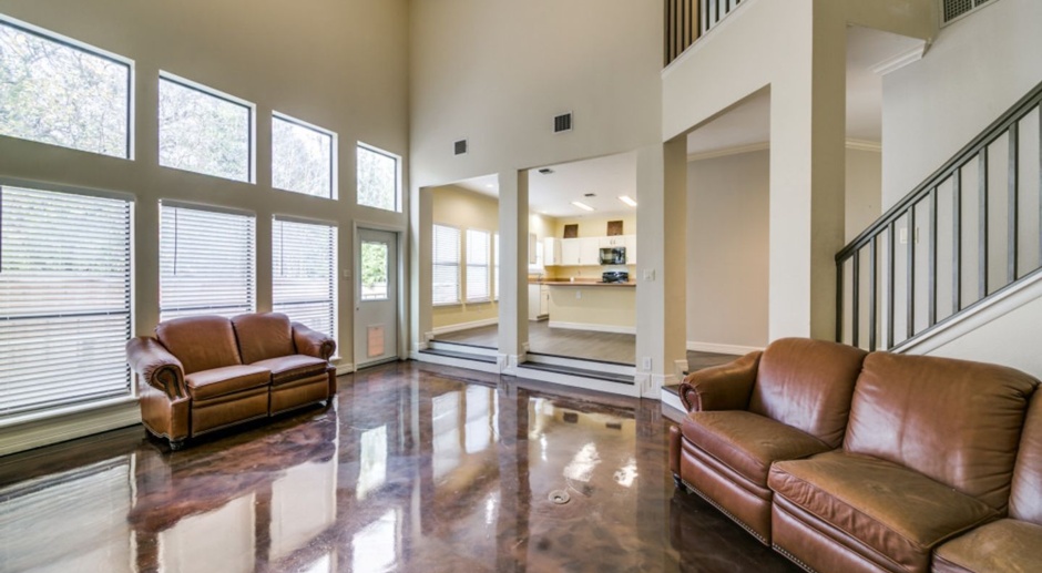 Charming 4-Bedroom Retreat: Custom-built Luxury in Alamo Heights School District