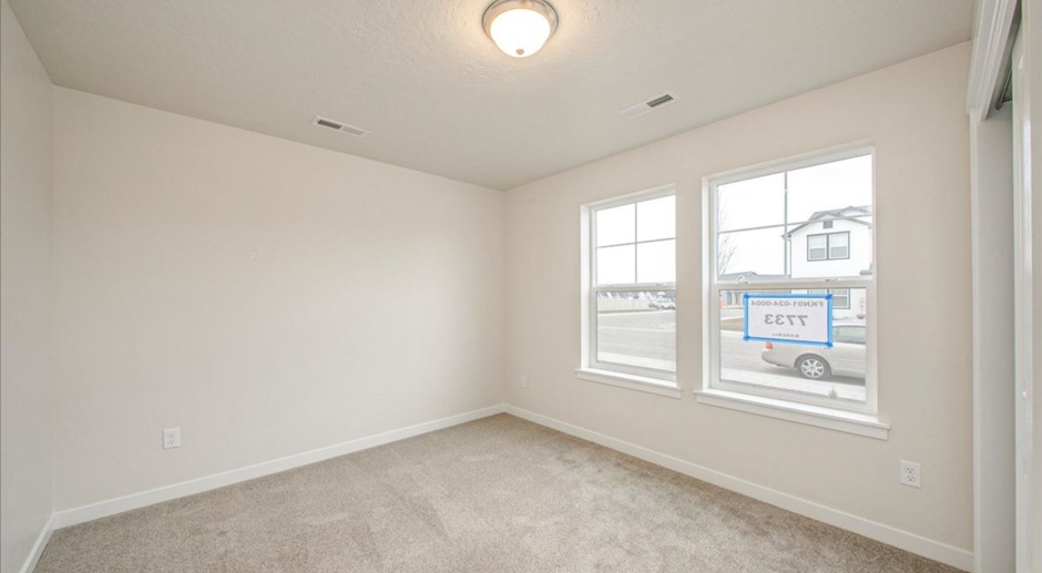 New Construction Nampa Home - Close to freeway access and golf course!!