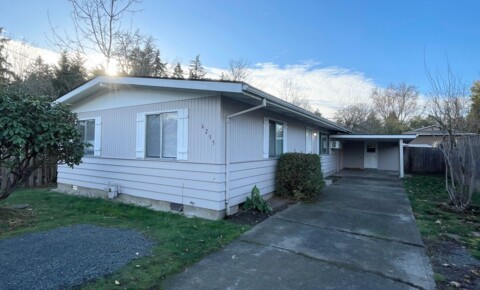 Houses Near George Fox Charming Ranch in an easy access location! for George Fox University Students in Newberg, OR