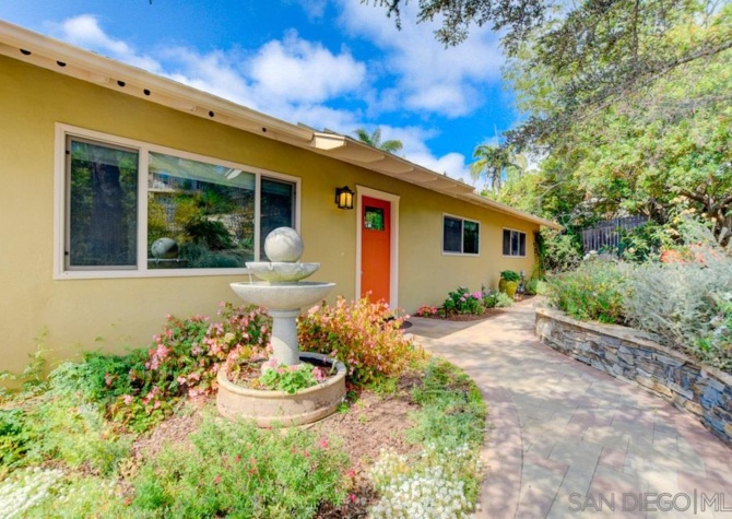 Houses Near Beautifully Updated Home in Mt Helix ~ Privacy and Views!