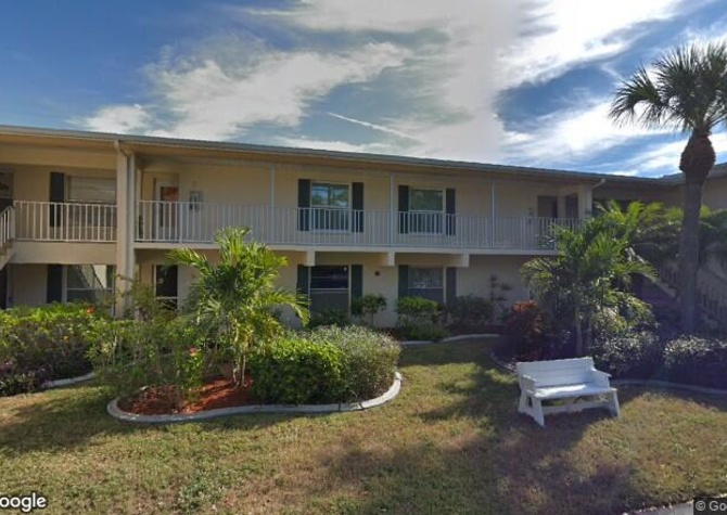 Houses Near Fully Furnished Seasonal Rental in Cape Coral!
