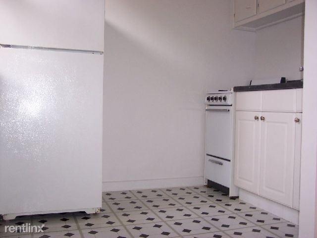 Sunny 1 Bedroom in Garden Complex - Laundry On-Site - New Rochelle