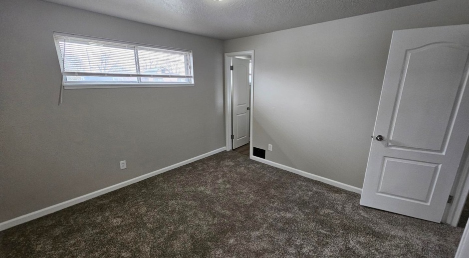 Beautifully Renovated 3 Bedroom, 1 1/2 Bathroom Duplex on the Boise Bench! New Carpet and Paint.