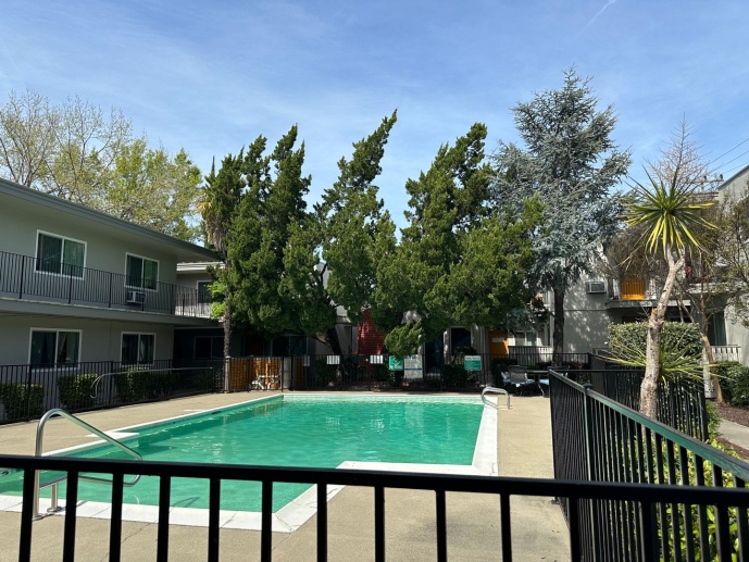 Courtyard Apartments ~ Located at 5971 Lake Crest Way, Sacramento! 