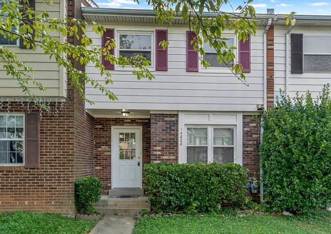 Houses Near Fall in love with this turn-key townhome 