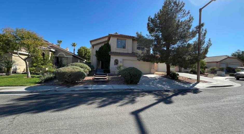 Beautiful 5 bedroom, 2 story home in the heart of Summerlin