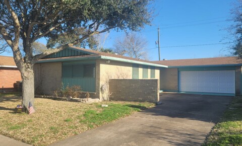 Houses Near Galveston College - Charlie Thomas Family Applied Technology Center Single Story 3 bed 2 bath - close to the beach for Galveston College - Charlie Thomas Family Applied Technology Center Students in Galveston, TX