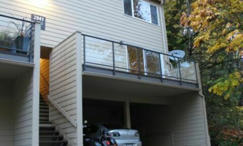 Apartments Near Academy of Interactive Entertainment Cozy 2 beds 1.5 bath in Mercer Island, minute to Freeway for Academy of Interactive Entertainment Students in Seattle, WA