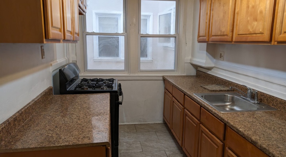 Large 2nd Floor 2 Bedroom Apartment