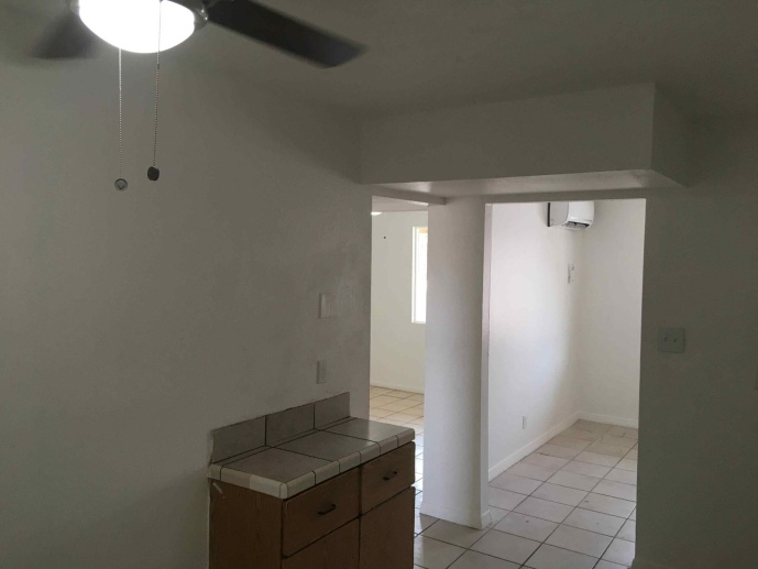 2 Bed 1 Bath All UTILITIES IS INCLUDED IN THE RENT! Call or Text Terri 954-608-3876