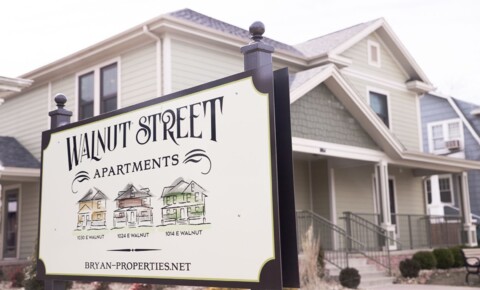 Apartments Near MSU a1014wal for Missouri State University Students in Springfield, MO