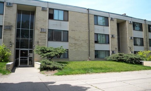 Apartments Near Bethel 904-912 for Bethel University Students in Saint Paul, MN