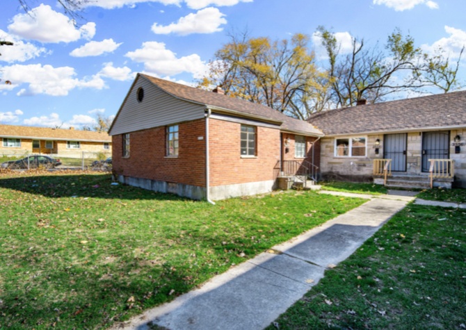 Houses Near ** Coming Soon** Currently being remodeled****Check out this recently remodeled 2 bedroom quadplex!