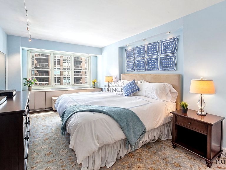 Enjoy spectacular city views and luxurious finishes in this sprawling two-bedroom, two-bathroom co-op home in the perfect Lenox Hill location.