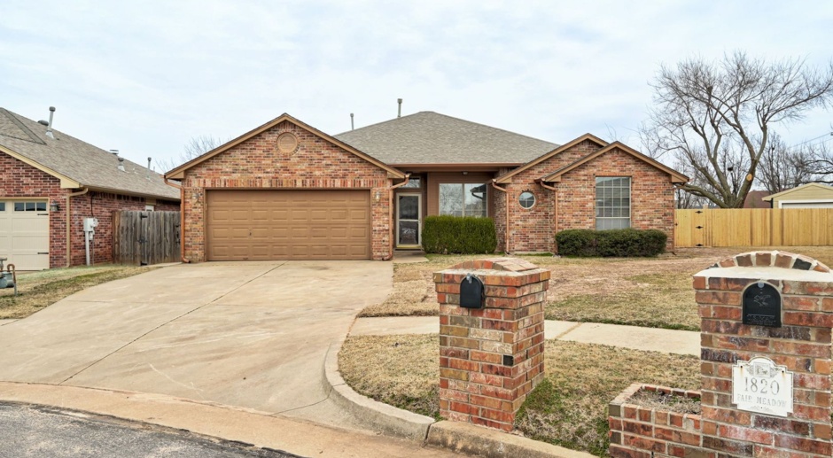 Beautiful 4BD/2BTH with a 2 car garage that's Located in the Cedar Pointe Gated Community