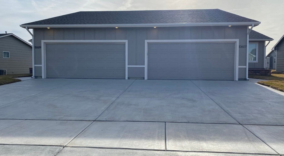 NEW DUPLEX Beautifully Designed For Your Comfort - East Side Wichita