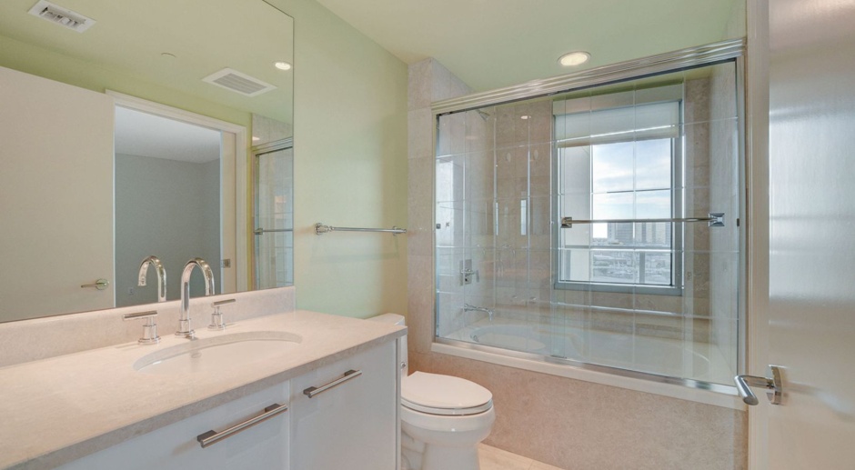 Turnberry Towers 902E- Strip/City/Pool/Golf Views from this Stunning 2Bd/2Ba Residence
