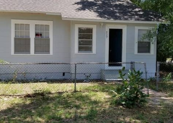 Houses Near 217 Brandywine Rd Pensacola, FL 32507 Ask us how you can rent this home without paying a security deposit through Rhino!