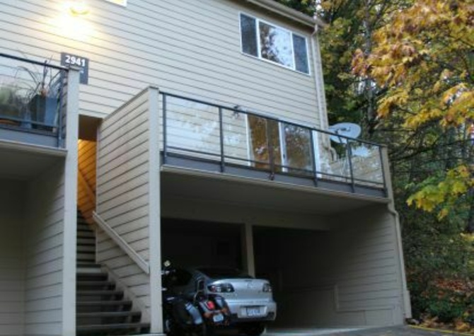 Apartments Near Cozy 2 beds 1.5 bath in Mercer Island, minute to Freeway