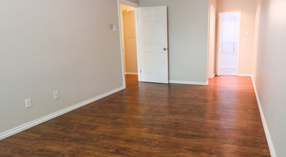 Downtown 2 BR / 1.5 BR Spacious Condo w/ Gorgeous Upgrades - Stainless Steel Appliances