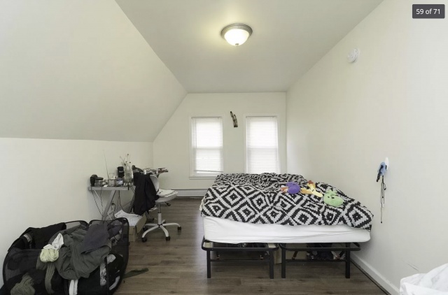 Duplex apartment, 4BR 1.5ba $1650