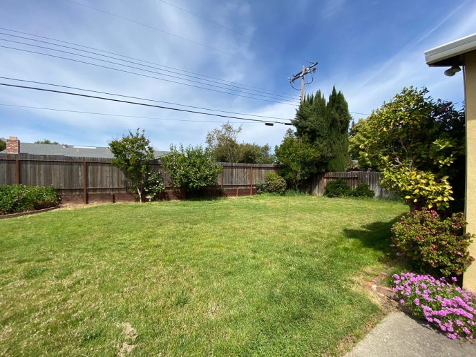 Charming 3 Bed, 2 Bath - Large Yard With Gardener - Quiet Neighborhood - Close to Downtown!