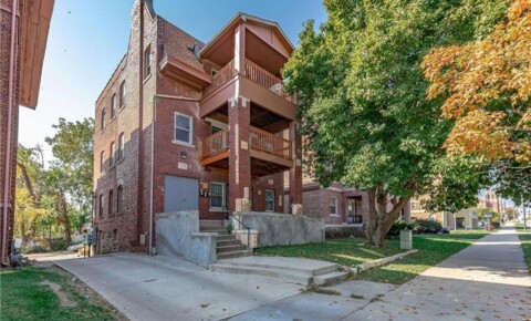 Apartments Near Midwestern Baptist Theological Seminary Huge Midtown 2+Bedroom/1 Bath Apartment For Rent for Midwestern Baptist Theological Seminary Students in Kansas City, MO