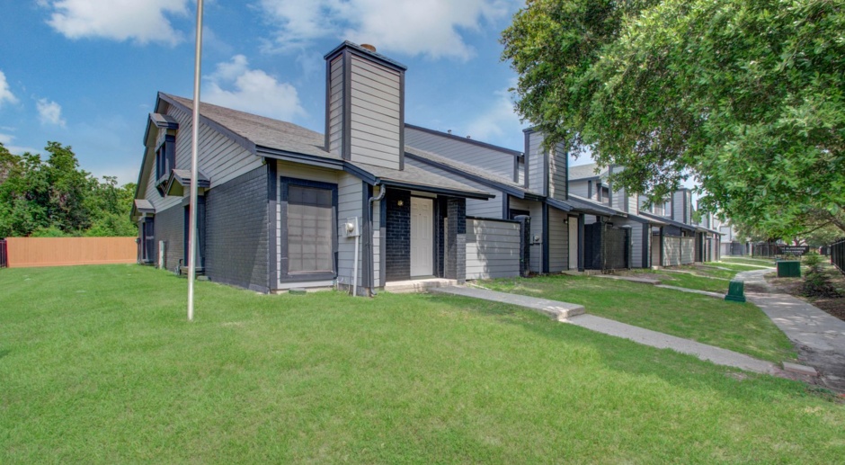 2 Bed / 1 Bath Townhome in NW Houston