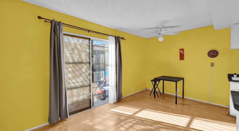 PARTIALLY FURNISHED 3 BEDROOM TOWNHOME NEAR CHINATOWN & STRIP
