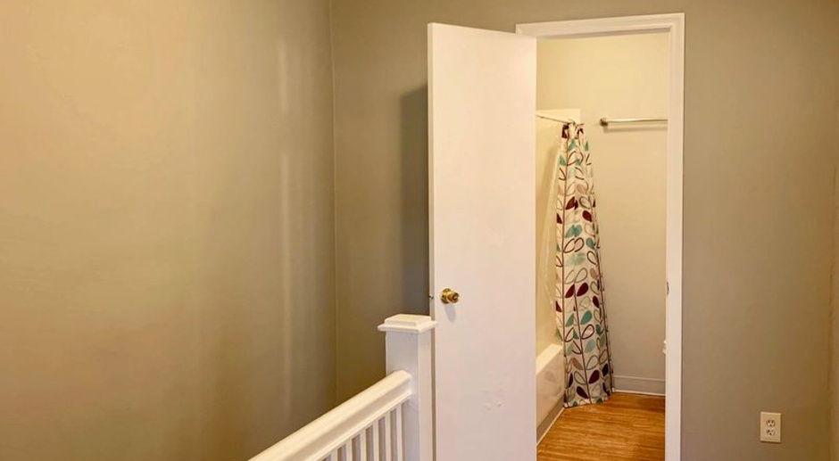 2 or 3 bed 1 bath - updated, great south Oakland location