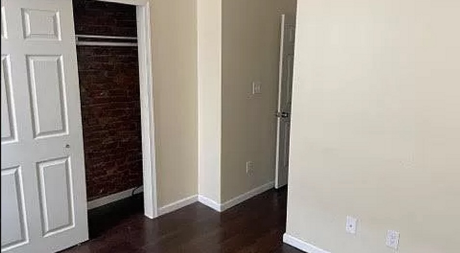 NEWLY UPDATED 2 BEDROOM 2.5 BATH HOUSE READY TO MOVE IN 