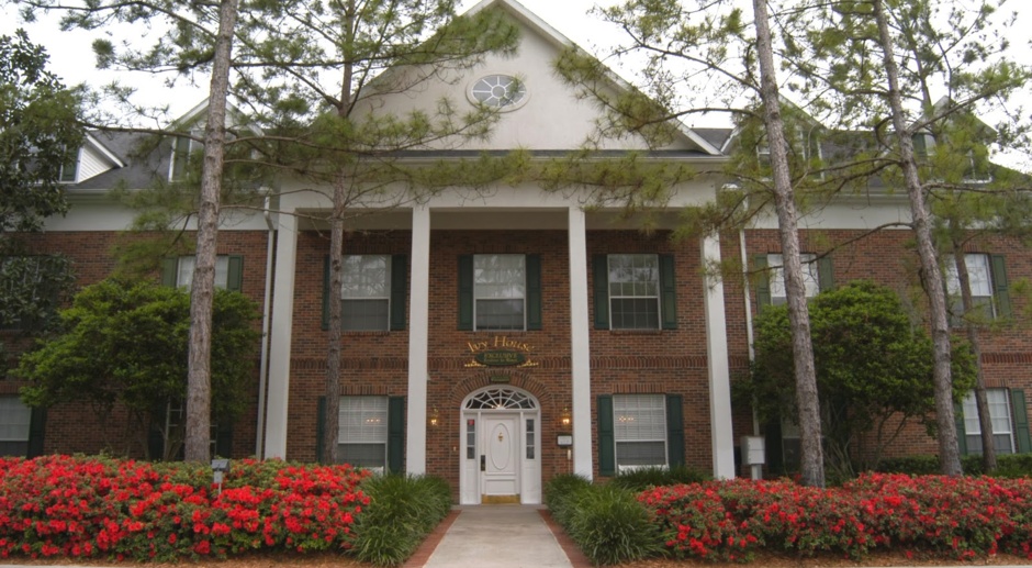 The Ivy House | Luxury Dorms for UF Students