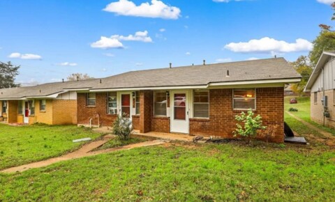 Apartments Near Grayson County College Newly Renovated 3 Bed/1 Bath in Denison! for Grayson County College Students in Denison, TX