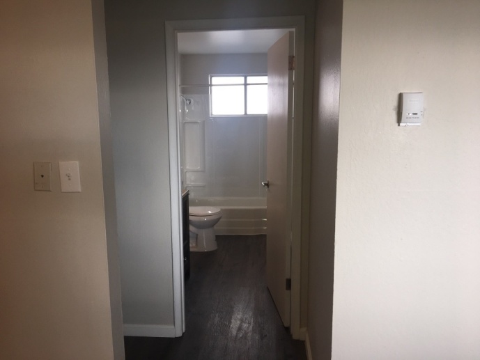 NW Reno 2 Bedroom Apartment - Newly Remodeled- 1 Pet Friendly