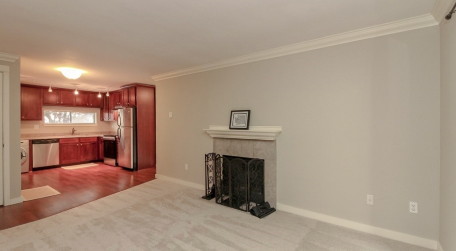 Beautiful 2 Bed Des Moines Condo with Amazing Community Features!