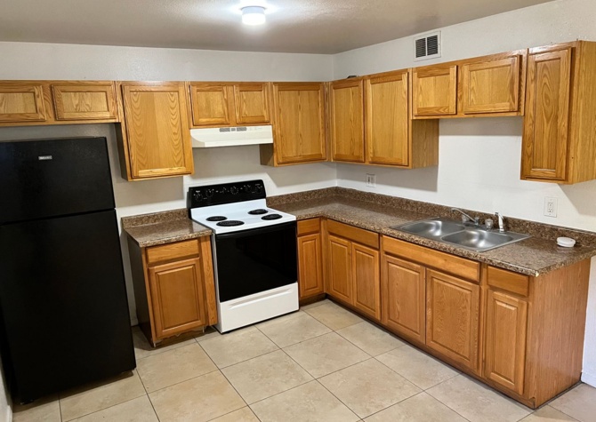 Apartments Near MOVE IN SPECIAL!! $100 OFF 1st MONTHS RENT!! ALL UTILITIES INCLUDED! AWESOME UNIT FOR RENT!