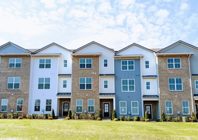 Houses Near Luxury Town Home - Williamson County - End Unit