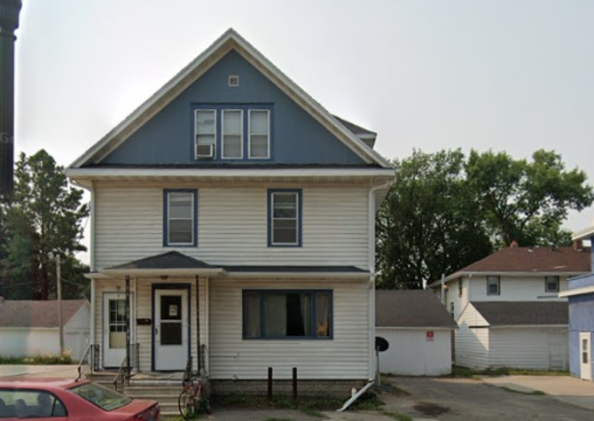 Houses Near 5 Bed/1.5 Bath across the street from NDSU! Available June 2022!!