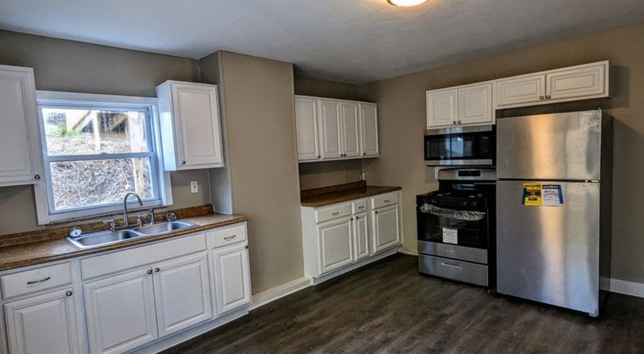 Newly Renovated 1 Bed, 1 Bath Apartment in Greenfield w/ Bonus Room - Convenient Location - Available Now!