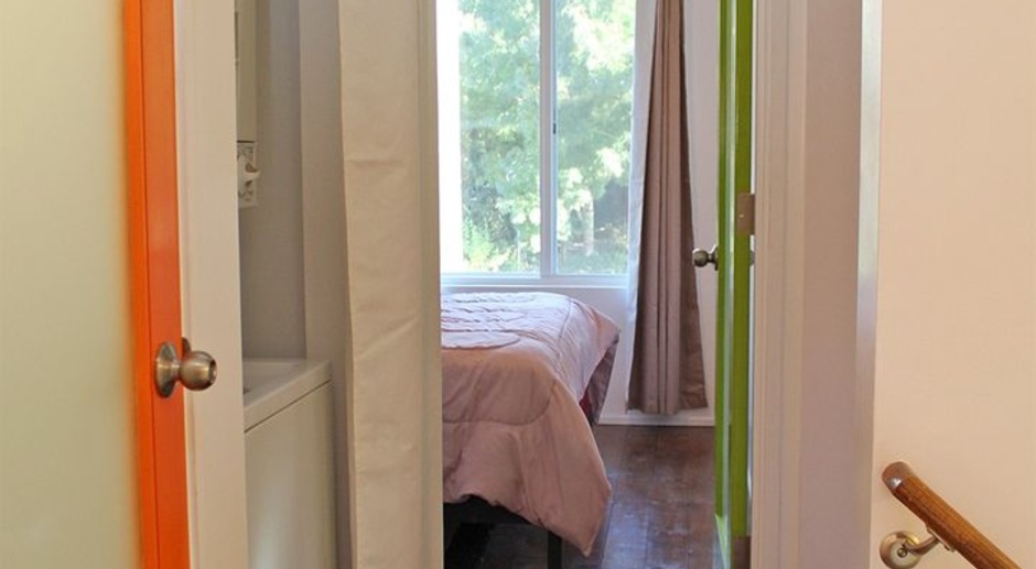 Sleek Modern 2 Bed, 1 Bath ADU Home - Steps to Vibrant N. Williams Ave