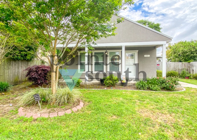 Houses Near 2BD/2BA Located Five Minutes from Downtown Pensacola! 