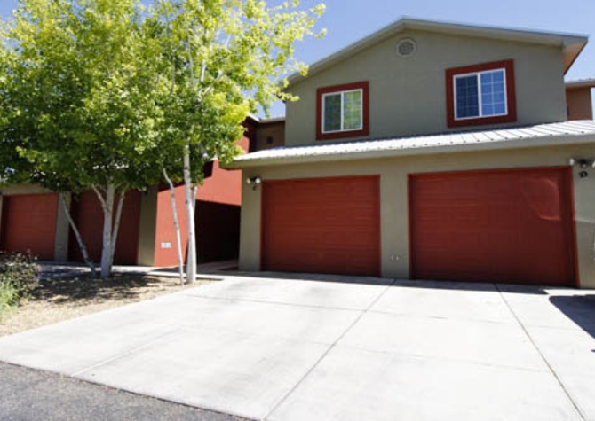 Houses Near Ridgecrest Town Home with Great Modern Style and Quality Finishes